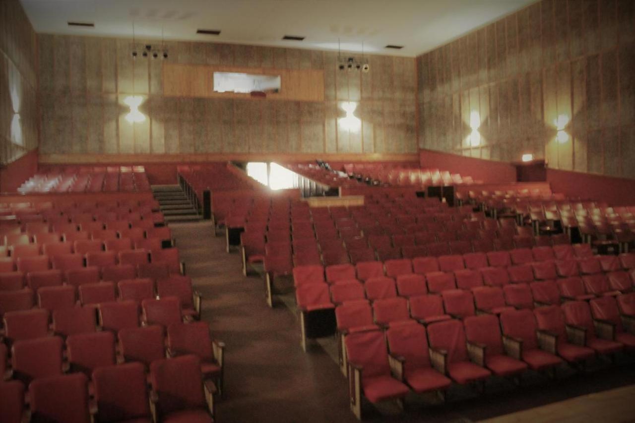 Backstage Theatre Room Tsumeb Exterior photo